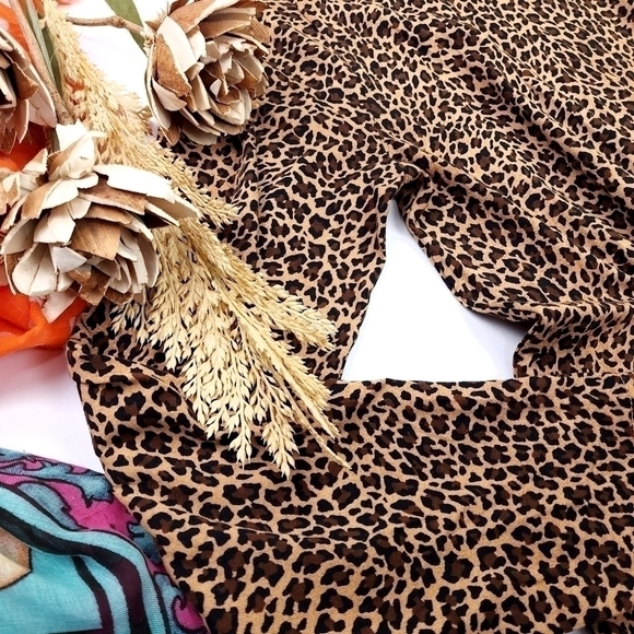 ❣️ J. Crew Leopard Print Turtleneck Sz S Long Sleeve Top - Picture 4 of 6